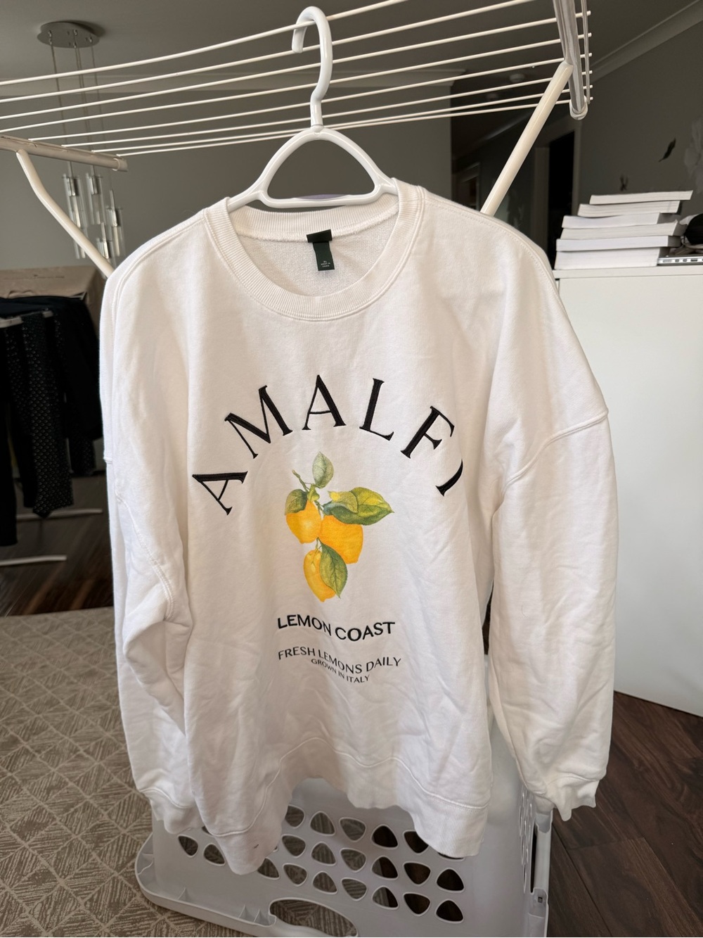 White 'Amalfi Lemon Coast' Graphic Crewneck Sweatshirt